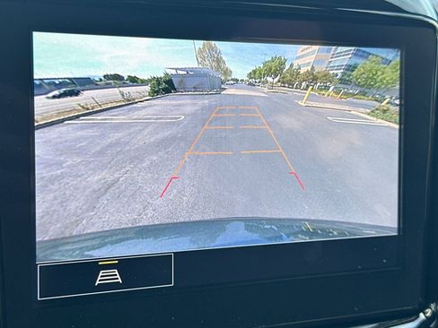 Certified 2023 Chevrolet Traverse LT FWD image 26