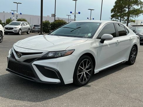 Used 2022 Toyota Camry SE FWD image 7