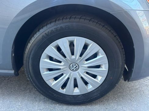 Used 2015 Volkswagen Golf Launch Edition FWD image 33