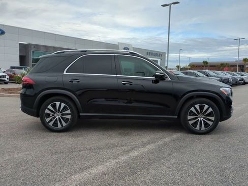 Used 2025 Mercedes-Benz GLE 350 4MATIC image 3