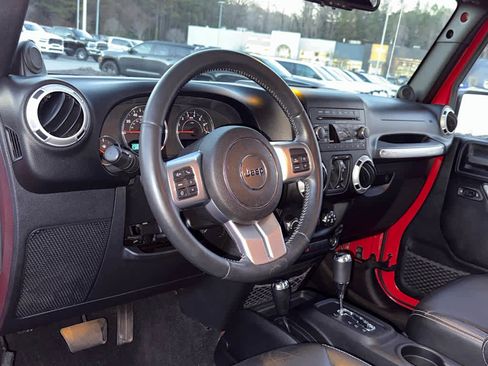 Used 2014 Jeep Wrangler Freedom Edition image 14