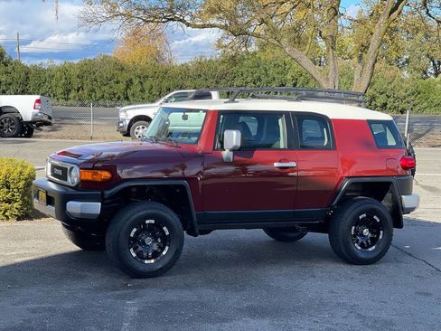 Used 2008 Toyota FJ Cruiser 4WD image 2