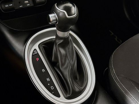 Used 2018 Kia Soul FWD image 16