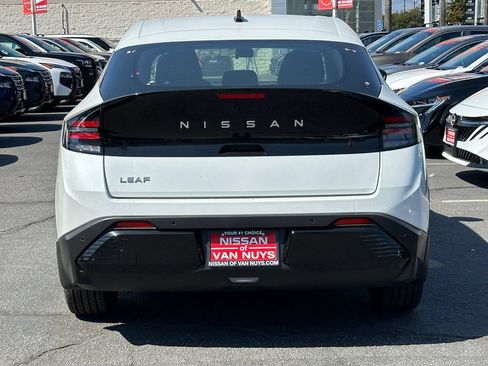 New 2026 Nissan Leaf w/ Illuminated Package FWD image 26