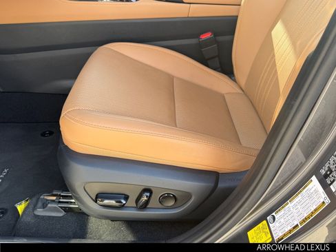 Used 2025 Lexus NX 250 FWD w/ Premium Package image 13