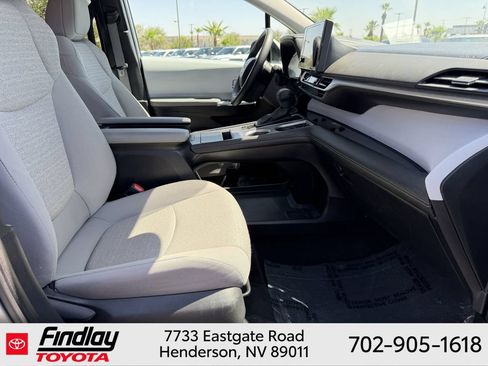 Certified 2025 Toyota Sienna LE FWD image 15