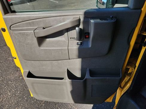 Used 2021 GMC Savana 3500 Extended w/ Power Convenience Package RWD image 13