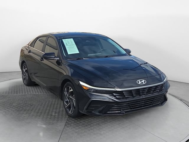 Used 2024 Hyundai Elantra SEL w/ Convenience Package FWD image 7