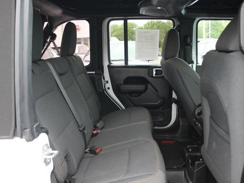 Used 2024 Jeep Wrangler Unlimited Sport AWD/4WD image 30
