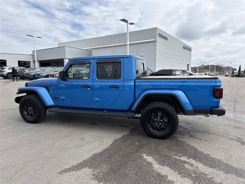 Used 2025 Jeep Gladiator Sport image 7