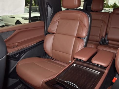 New 2026 Lincoln Navigator L Reserve AWD/4WD image 19