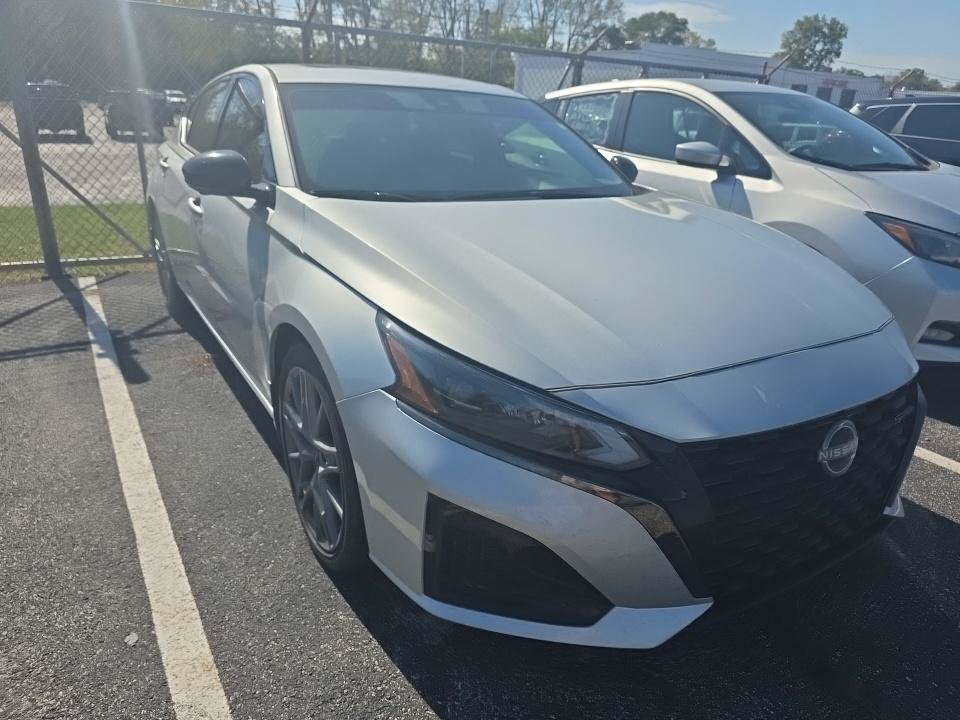 Certified 2023 Nissan Altima 2.0 SR FWD image 5