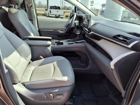 Certified 2021 Toyota Sienna XLE image 19
