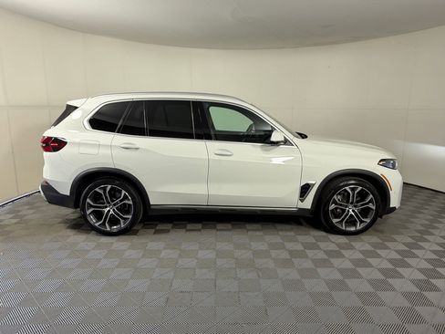 Certified 2024 BMW X5 xDrive40i w/ Premium Package AWD/4WD image 8