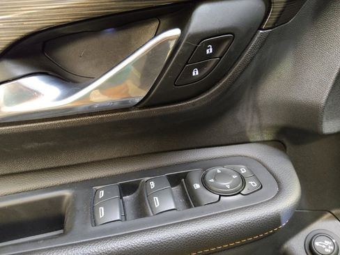 Used 2020 GMC Terrain SLT w/ Preferred Package FWD image 27
