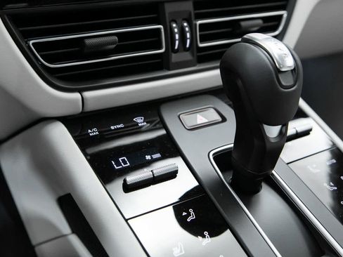 New 2026 Porsche Macan GTS AWD/4WD image 28