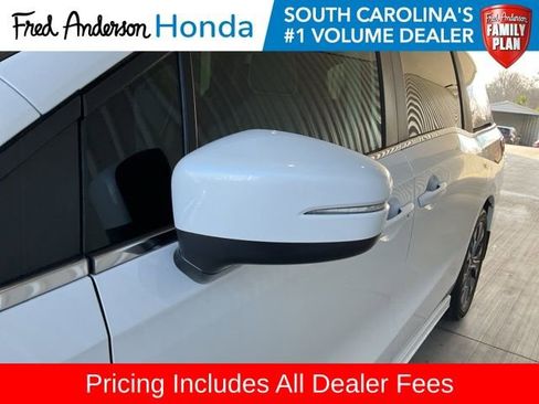 New 2026 Honda Odyssey Touring image 3