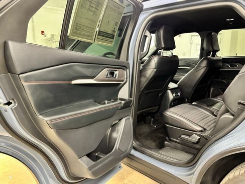 Used 2025 Ford Explorer ST-Line RWD image 19