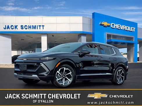 Used 2024 Chevrolet Equinox EV LT w/ LPO, Active Package FWD image 1