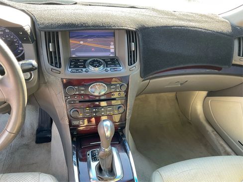 Used 2011 INFINITI G37 Journey w/ Premium Pkg image 13