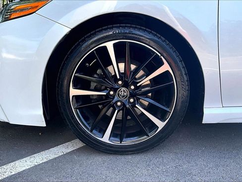 Used 2019 Toyota Camry XSE FWD image 9