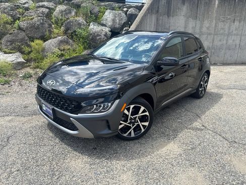 Used 2023 Hyundai Kona Limited AWD/4WD image 1