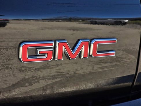 Used 2025 GMC Acadia Denali w/ Super Cruise Package image 12