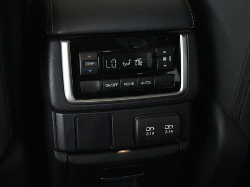 Used 2022 Subaru Ascent Onyx Edition AWD/4WD image 18