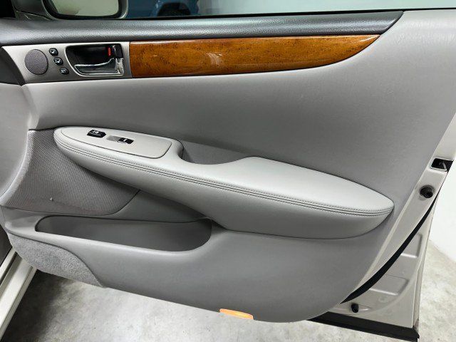 Used 2006 Lexus ES 330 w/ Preferred Accessory Pkg FWD image 26