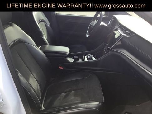 Used 2025 Jeep Grand Cherokee Altitude AWD/4WD image 20