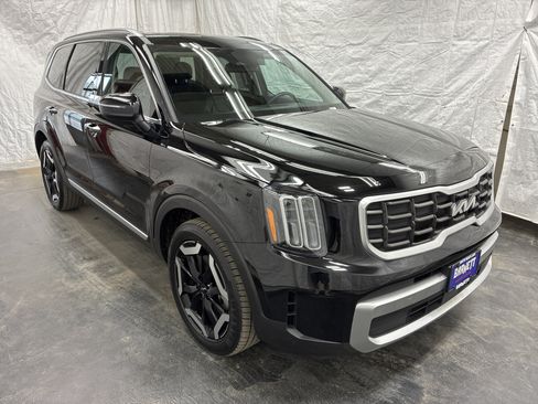 Certified 2023 Kia Telluride S w/ S Sunroof Package AWD/4WD image 2