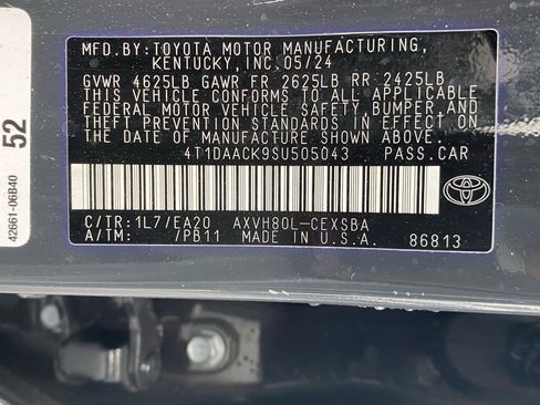 Used 2025 Toyota Camry SE image 18