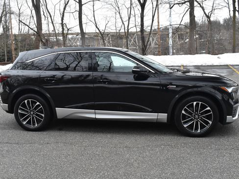 Used 2024 Acura ZDX A-Spec image 10