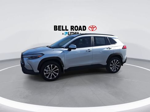 Used 2024 Toyota Corolla Cross XLE w/ Convenience Package FWD image 4