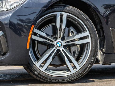 Used 2019 BMW 740i w/ Executive Package RWD image 6