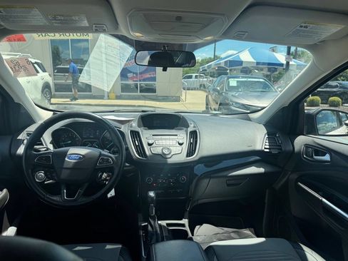Used 2018 Ford Escape SE w/ SE Sport Appearance Package AWD/4WD image 13