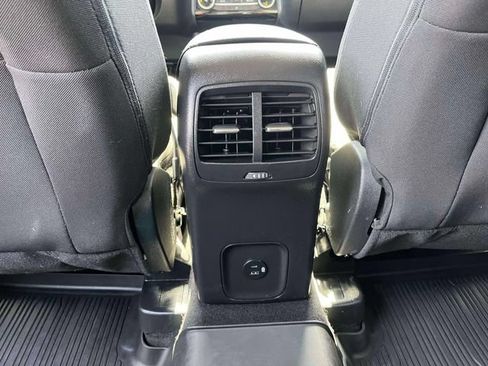 Certified 2022 Ford Escape SE w/ Cold Weather Package AWD/4WD image 16