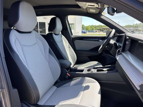New 2026 Volkswagen Tiguan SE R-Line AWD/4WD image 11