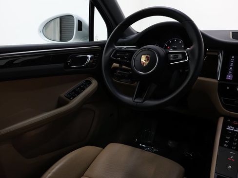 Used 2025 Porsche Macan S AWD/4WD image 72