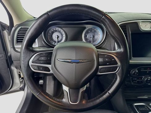 Used 2019 Chrysler 300 Touring w/ Sport Appearance Package image 11