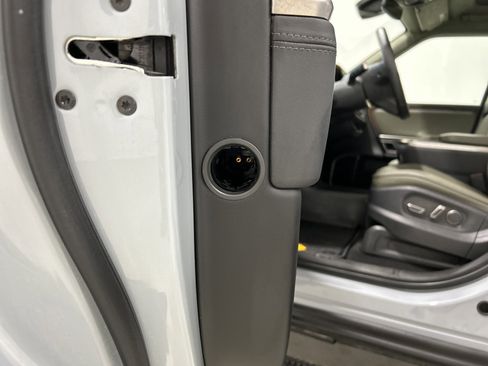 Used 2023 Rivian R1S Adventure AWD/4WD image 32