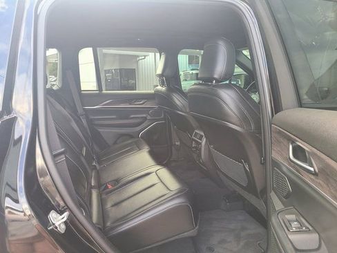 Used 2025 Jeep Grand Cherokee Limited image 5