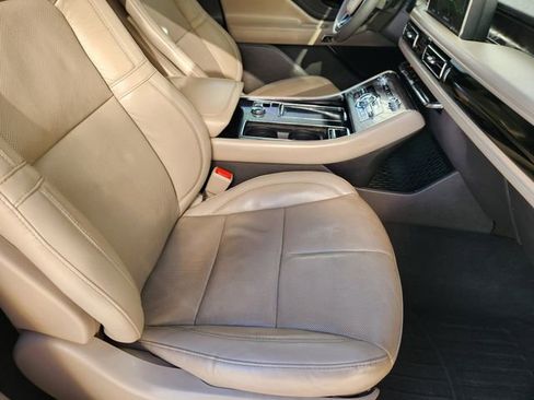 Used 2023 Lincoln Aviator Reserve w/ Equipment Group 201A image 16
