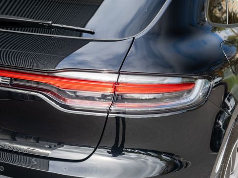 Certified 2026 Porsche Macan AWD/4WD image 41