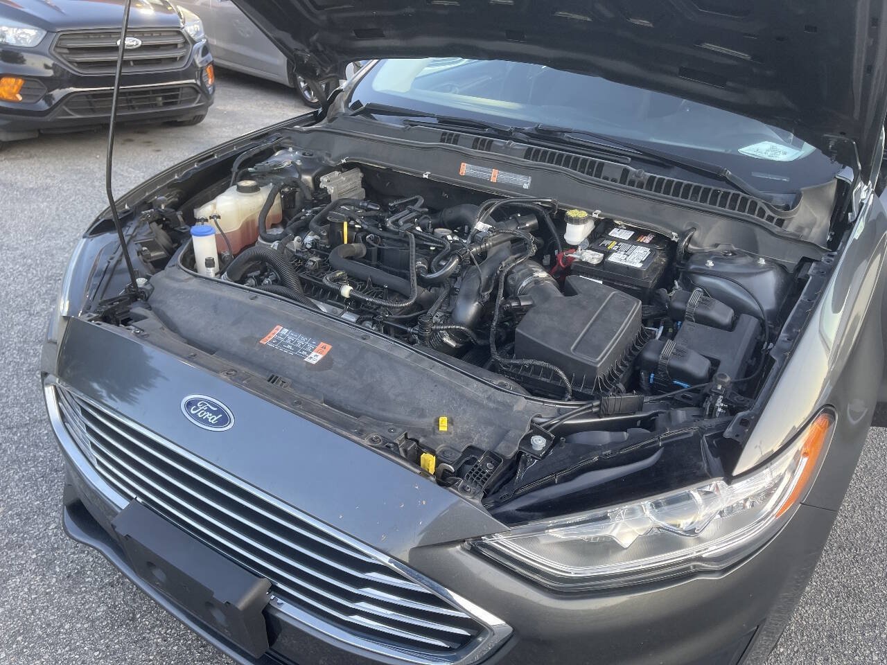 Used 2020 Ford Fusion SE FWD image 33