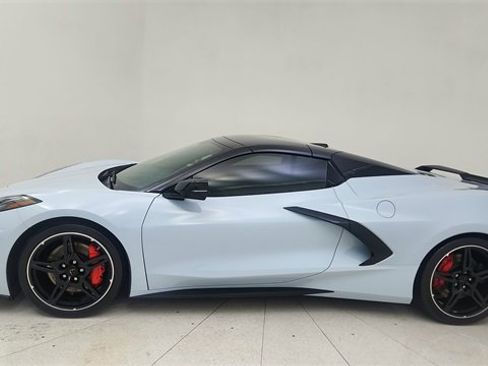 Used 2022 Chevrolet Corvette Stingray Premium Conv w/ Z51 Performance Package image 9