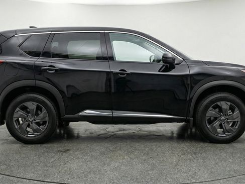 Used 2025 Nissan Rogue SV image 11