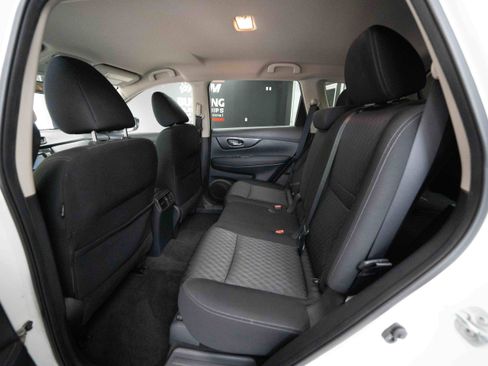 Used 2017 Nissan Rogue SV w/ SV Premium Package AWD/4WD image 23