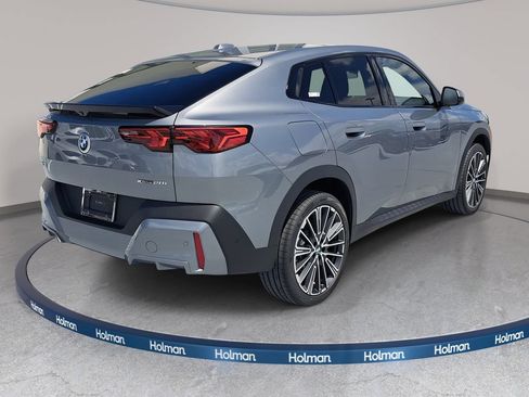 New 2026 BMW X2 xDrive28i w/ Convenience Package AWD/4WD image 4