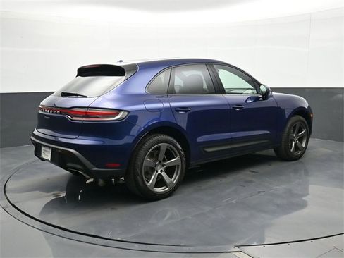 Certified 2025 Porsche Macan image 23
